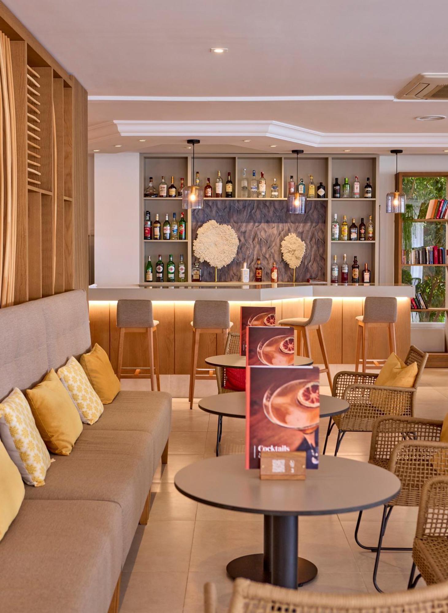 Universal Perla 4*